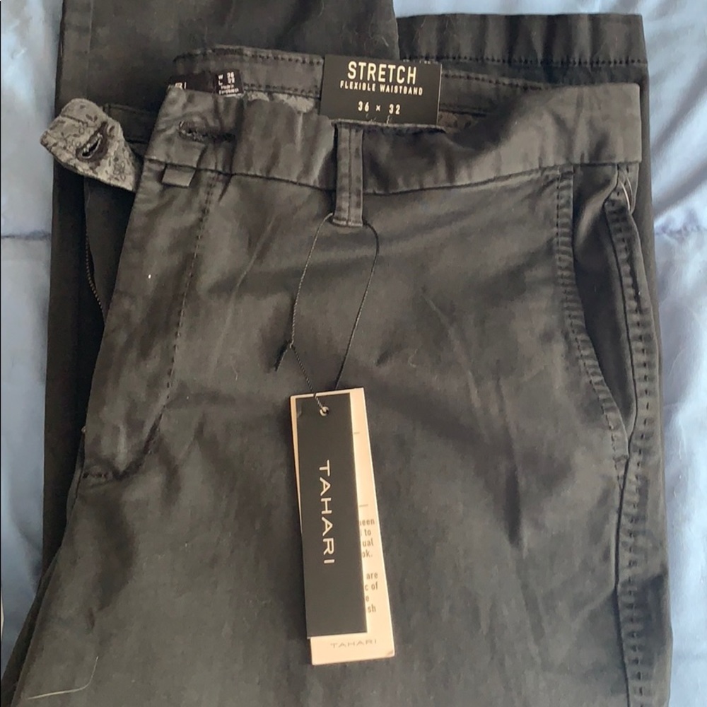 Men’s Tahari modern Chinos Black. Size 36 32. NWT